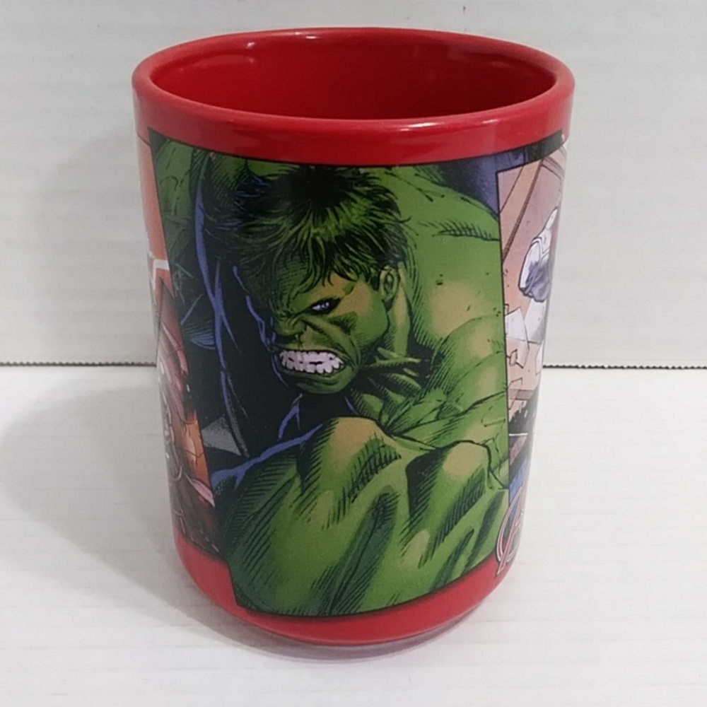 Marvel Avengers (Iron Man,Hulk & Captain America) Red Coffee Mug/Cup - Picture 2 of 5